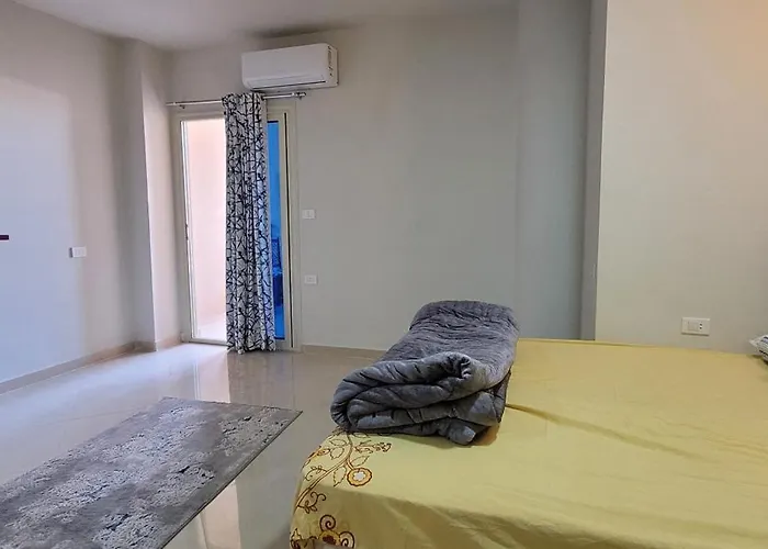 With Seaview, Amazing For Couples, Sunny & Seaview & Free Wi-fi Apartman