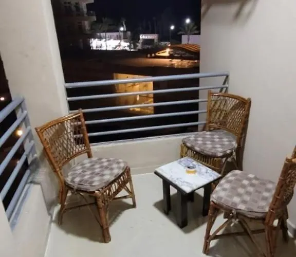 With Seaview, Amazing For Couples, Sunny & Seaview & Free Wi-fi Apartman