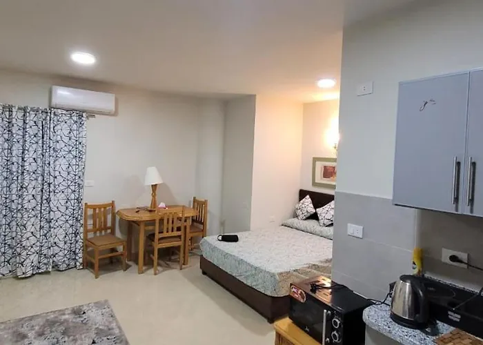 Apartman With Seaview, Amazing For Couples, Sunny & Seaview & Free Wi-fi *