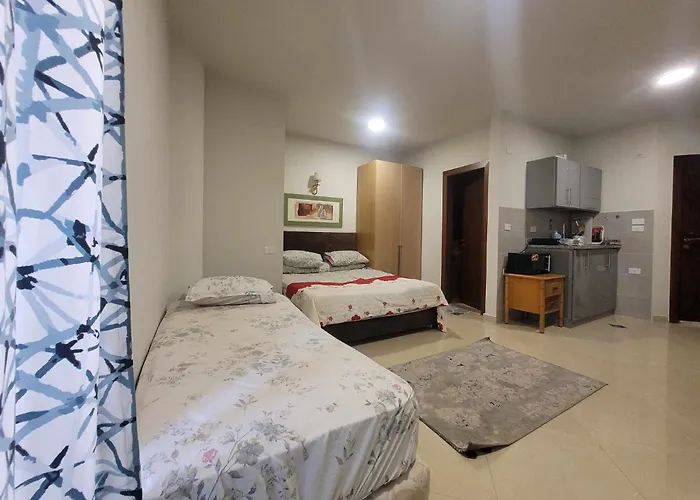 With Seaview, Amazing For Couples, Sunny & Seaview & Free Wi-fi