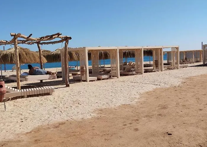 With Seaview, Amazing For Couples, Sunny & Seaview & Free Wi-fi * Gurdaka
