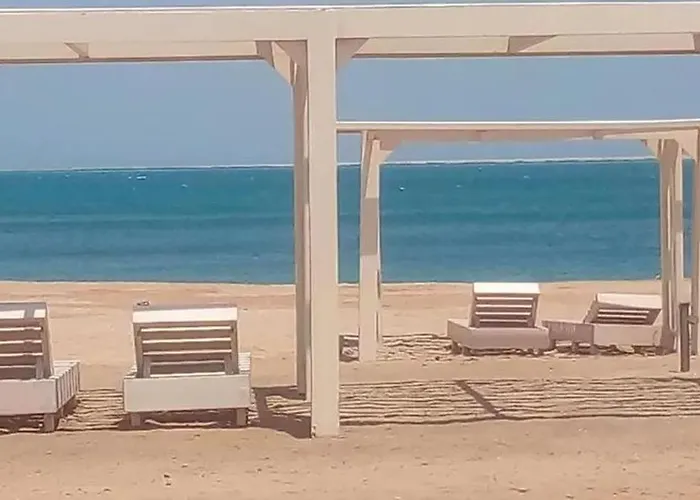 Apartman With Seaview, Amazing For Couples, Sunny & Seaview & Free Wi-fi