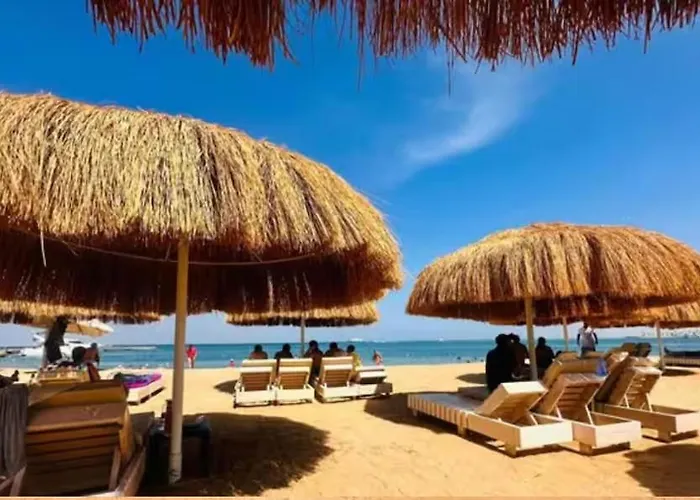 With Seaview, Amazing For Couples, Sunny & Seaview & Free Wi-fi